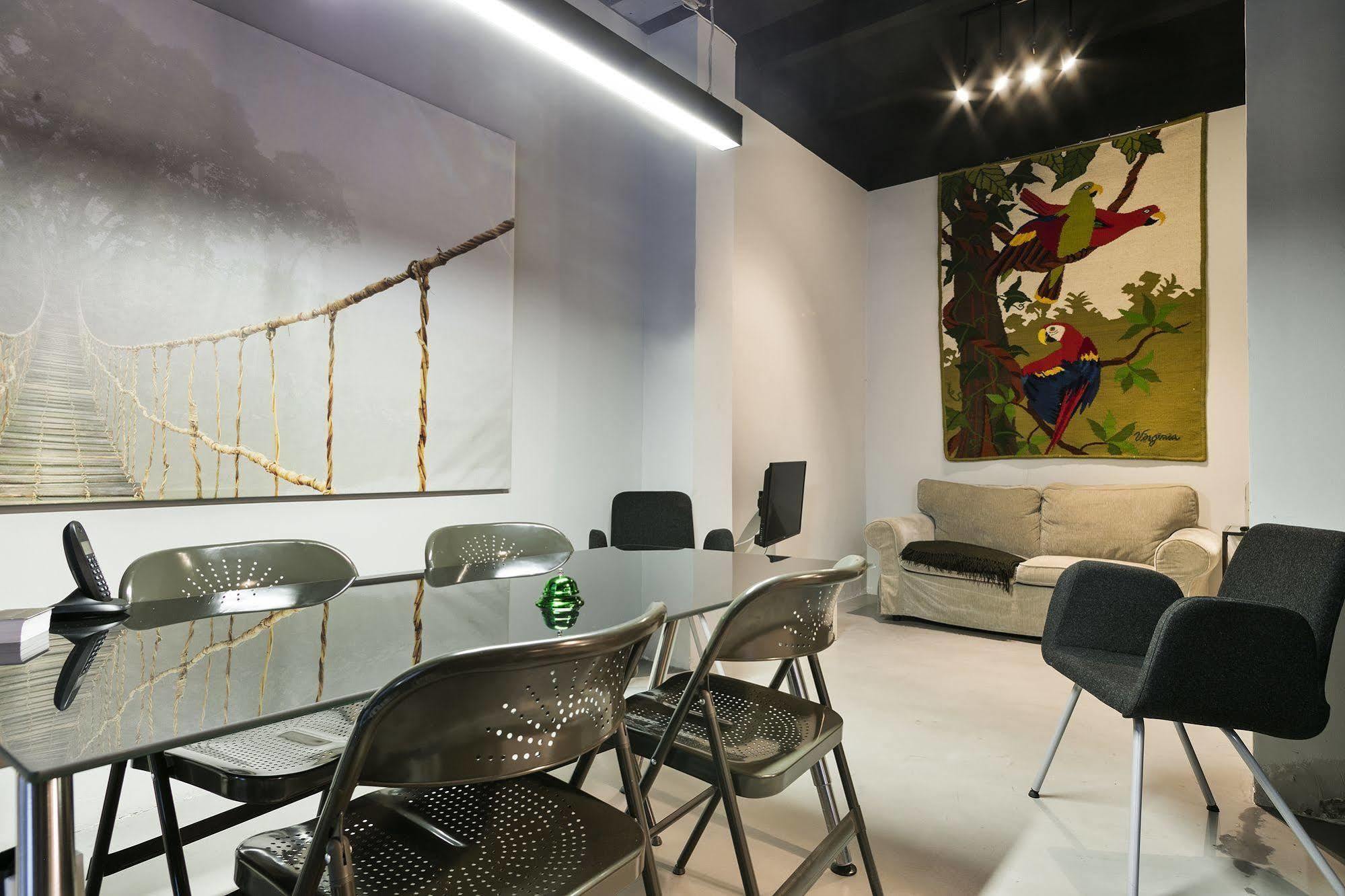 Fira Apartments By Gaiarooms Barcelona Exteriör bild