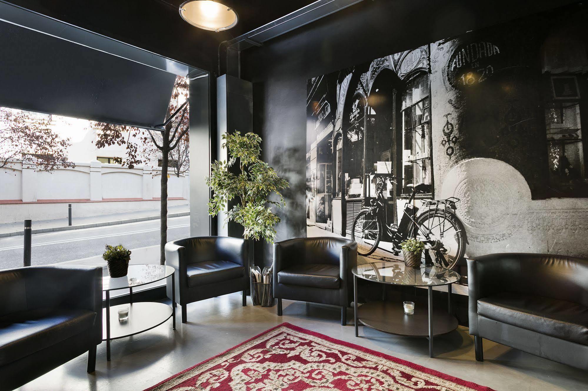 Fira Apartments By Gaiarooms Barcelona Exteriör bild