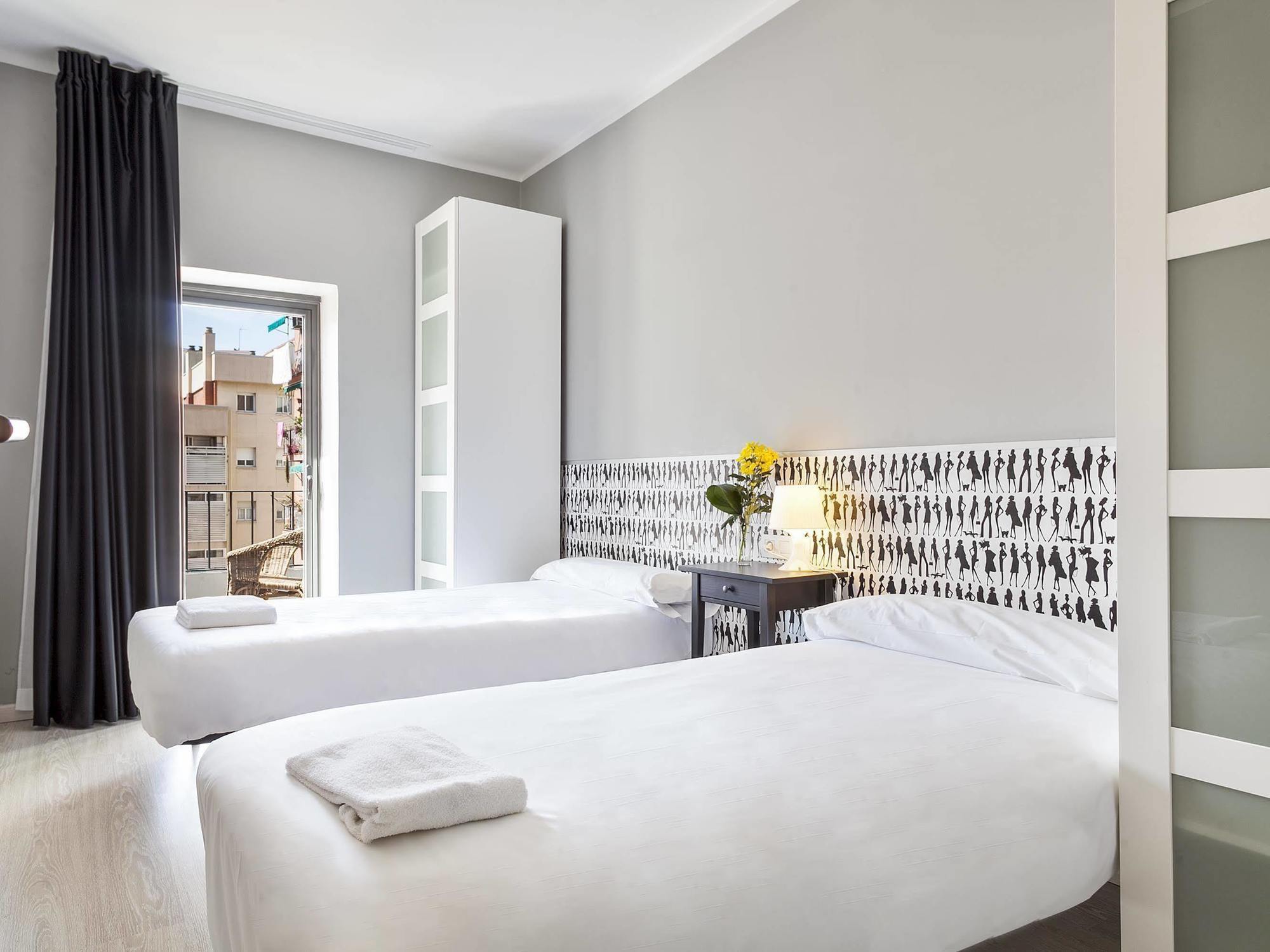 Fira Apartments By Gaiarooms Barcelona Exteriör bild