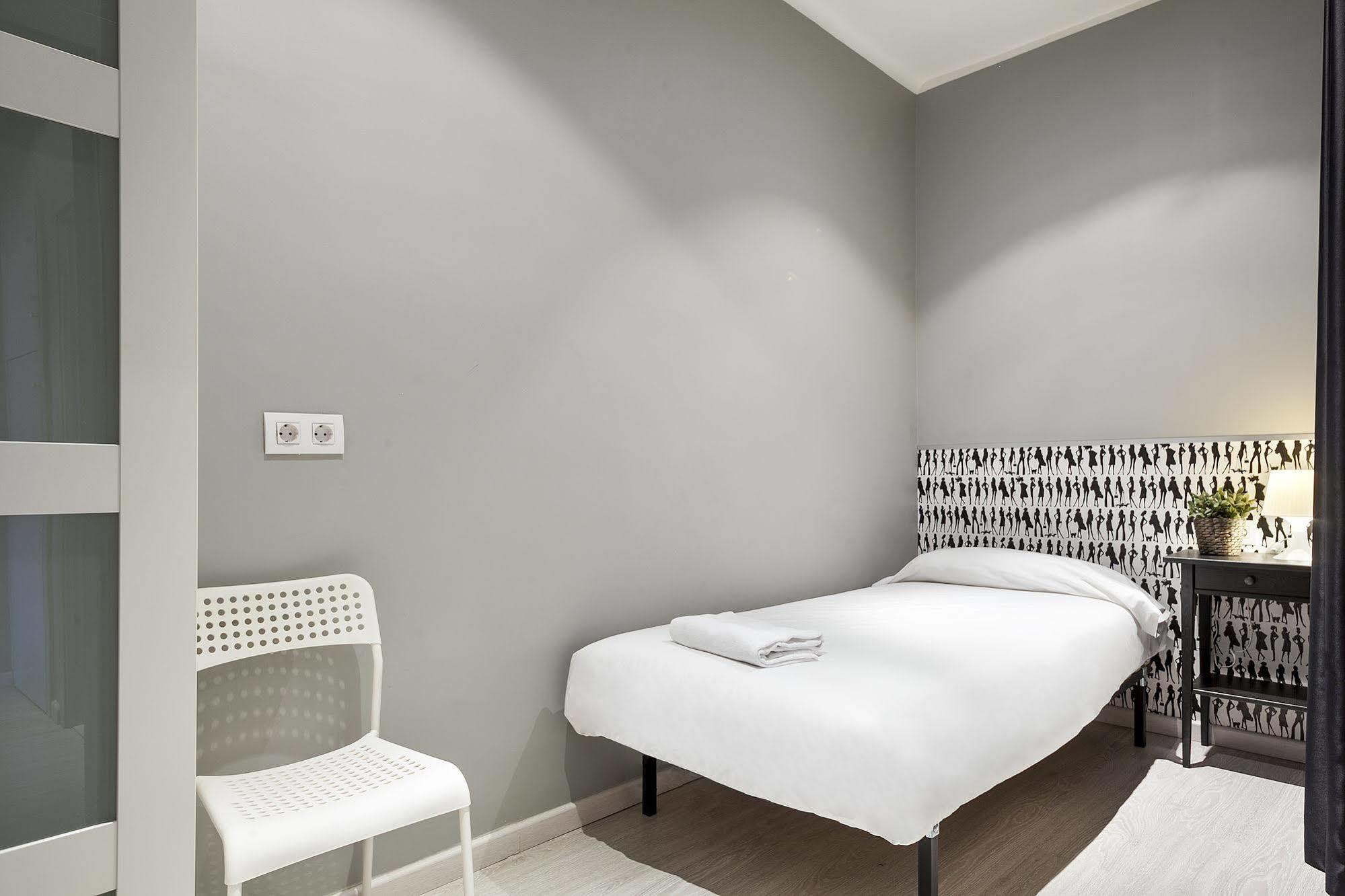 Fira Apartments By Gaiarooms Barcelona Exteriör bild