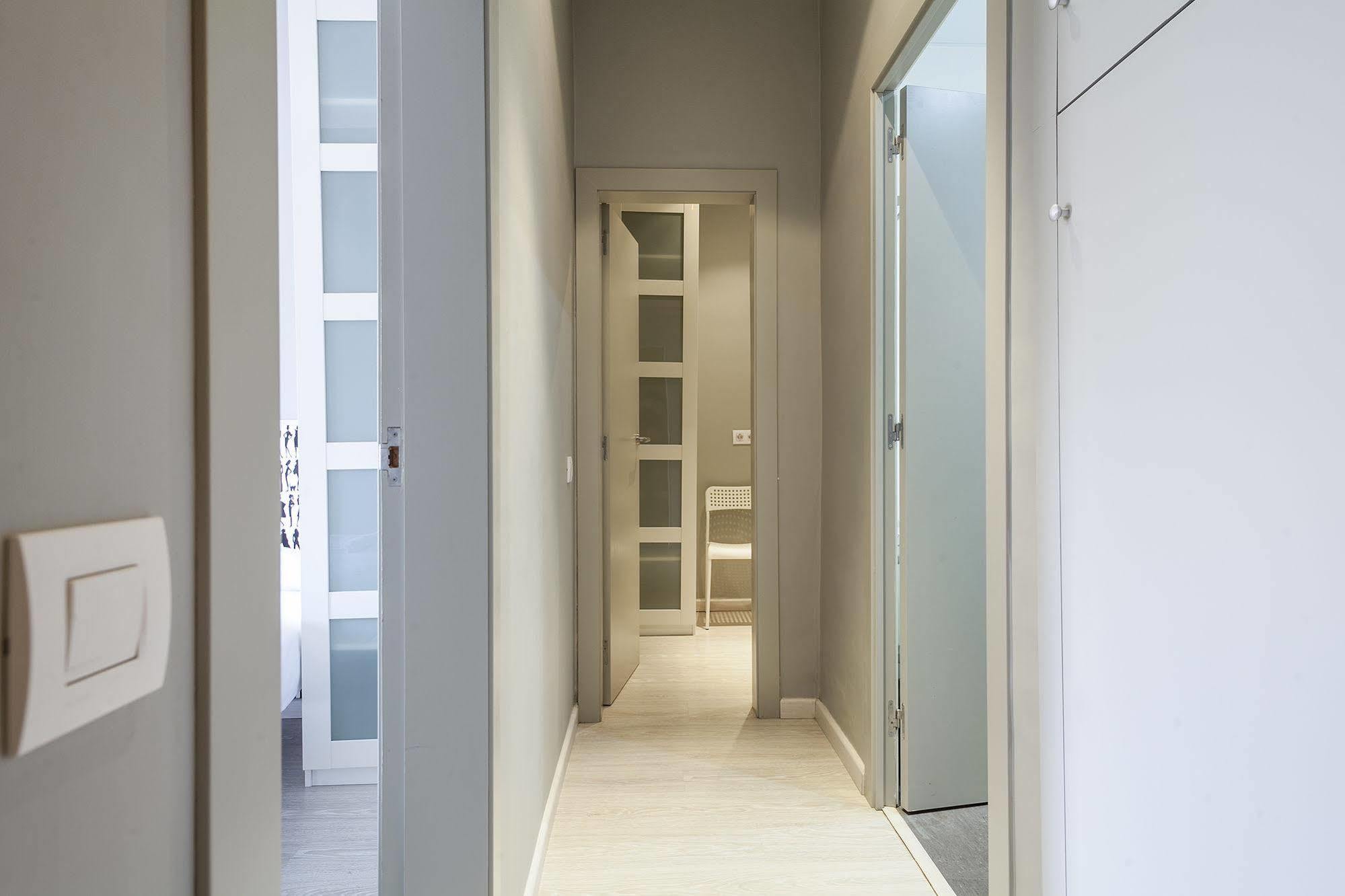 Fira Apartments By Gaiarooms Barcelona Exteriör bild