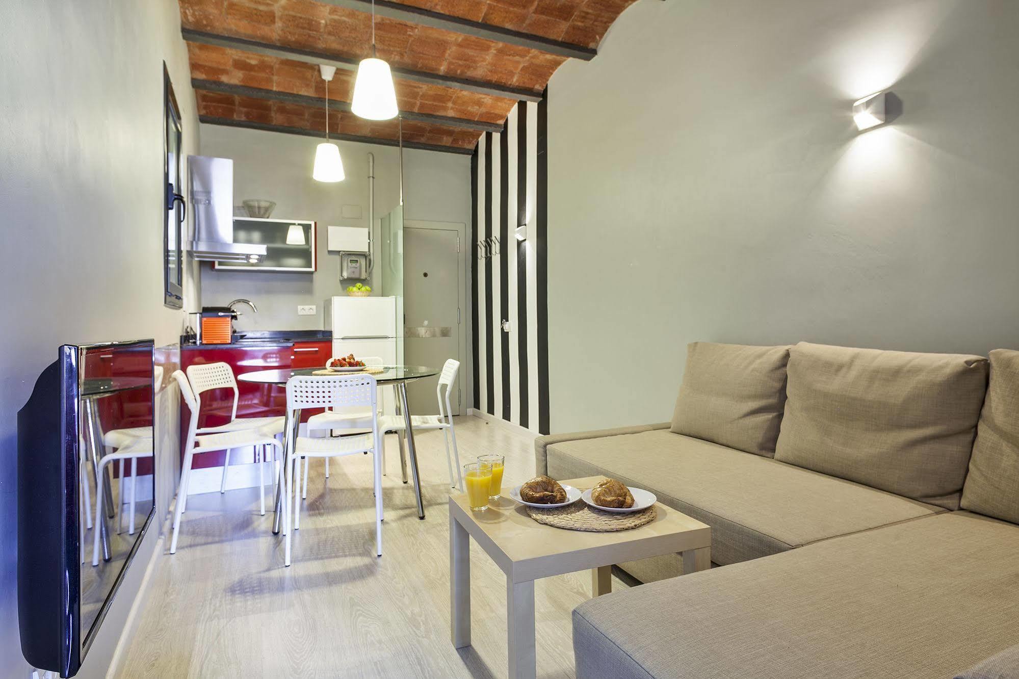 Fira Apartments By Gaiarooms Barcelona Exteriör bild