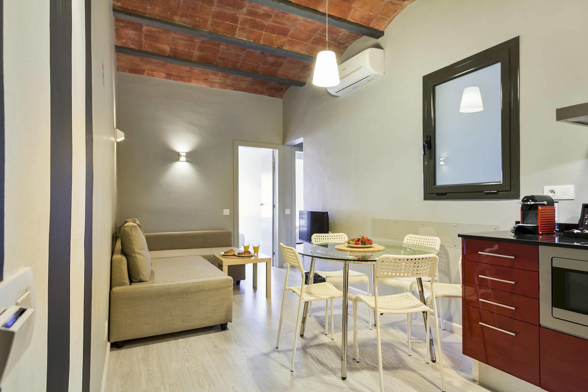 Fira Apartments By Gaiarooms Barcelona Exteriör bild